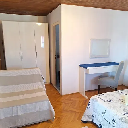 Perica And Perica With Separate Entrance Zadar