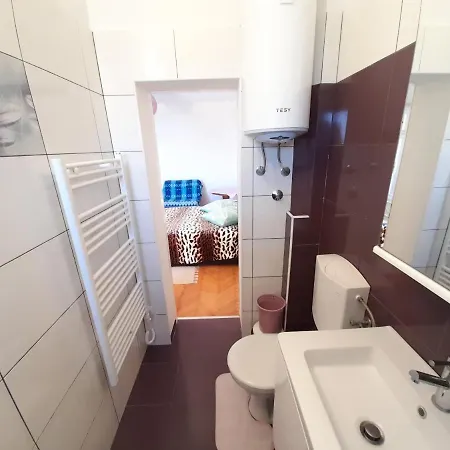 Perica And Perica With Separate Entrance Apartman *