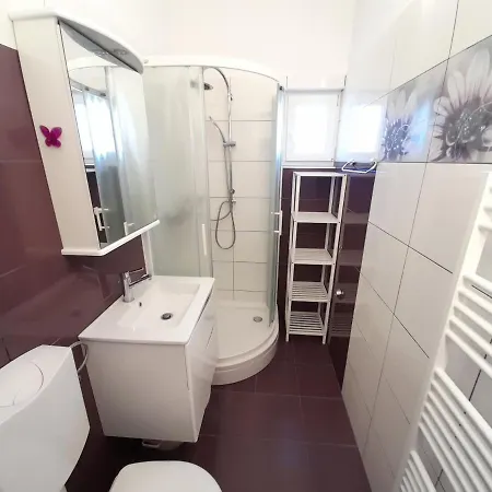 Apartment Perica And Perica With Separate Entrance