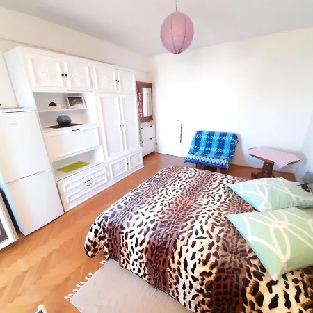 Perica And Perica With Separate Entrance Apartman *