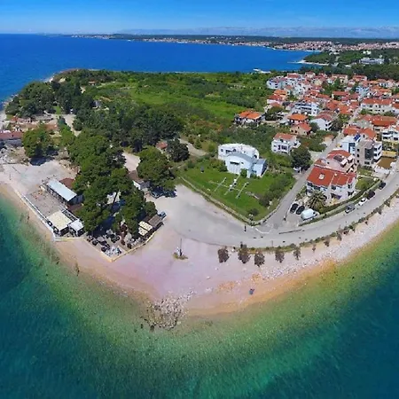 Perica And Perica With Separate Entrance Apartman *