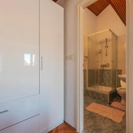 Perica And Perica With Separate Entrance *